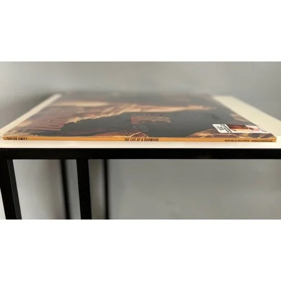 Sealed Taylor Swift TARGET Pink LIFE OF A SHOWGIRL THE CROWD IS YOUR KING Vinyl
